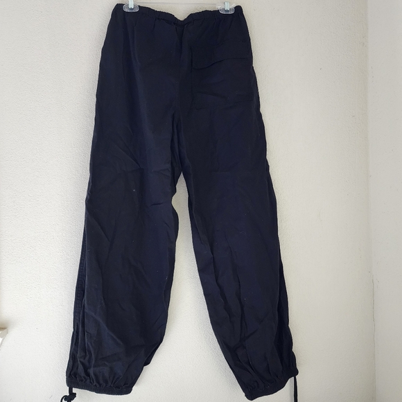 Forever 21 Womens Cotton Black Cargo Pants NWT Size Medium - Picture 2 of 8